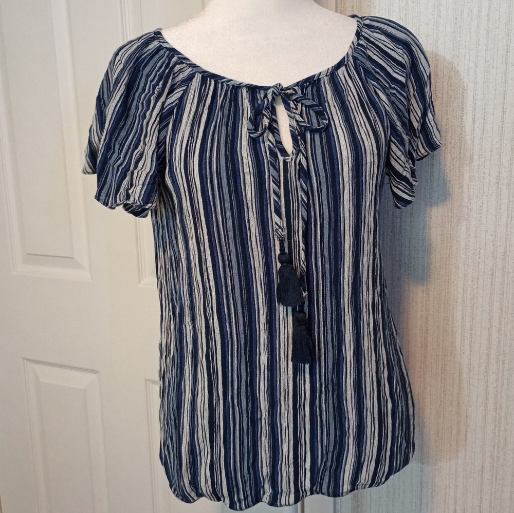 By & By Women's Size M Rayon Top Blue White Keyhole Elastic Waist Tassels EUC